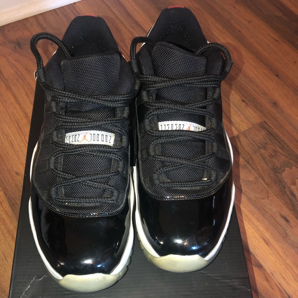 JORDAN 11